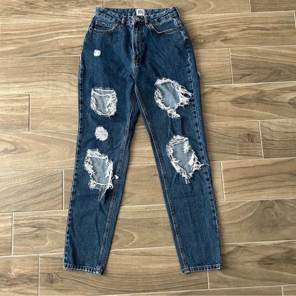 BDG Urban Outfitters Mom High-Rise Jeans | Size 27